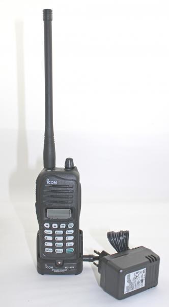 IC-A15, ICOM-Deutschland VHF-Flugfunkgerät (große Tastatur), DFS-Zulassung