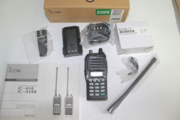 IC-A14, ICOM VHF-Flugfunkgerät (große Tastatur)