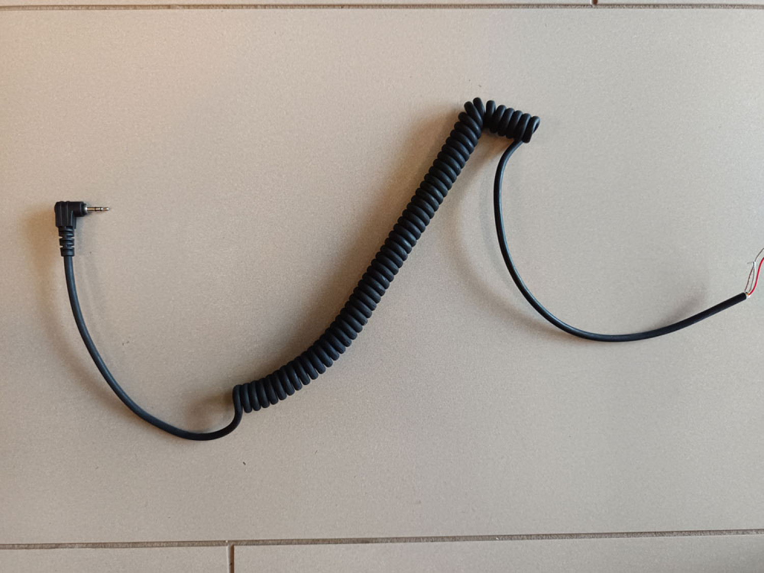 Winkelstecker 2,5 mm Stereo, Klinke, mit Wendelkabel